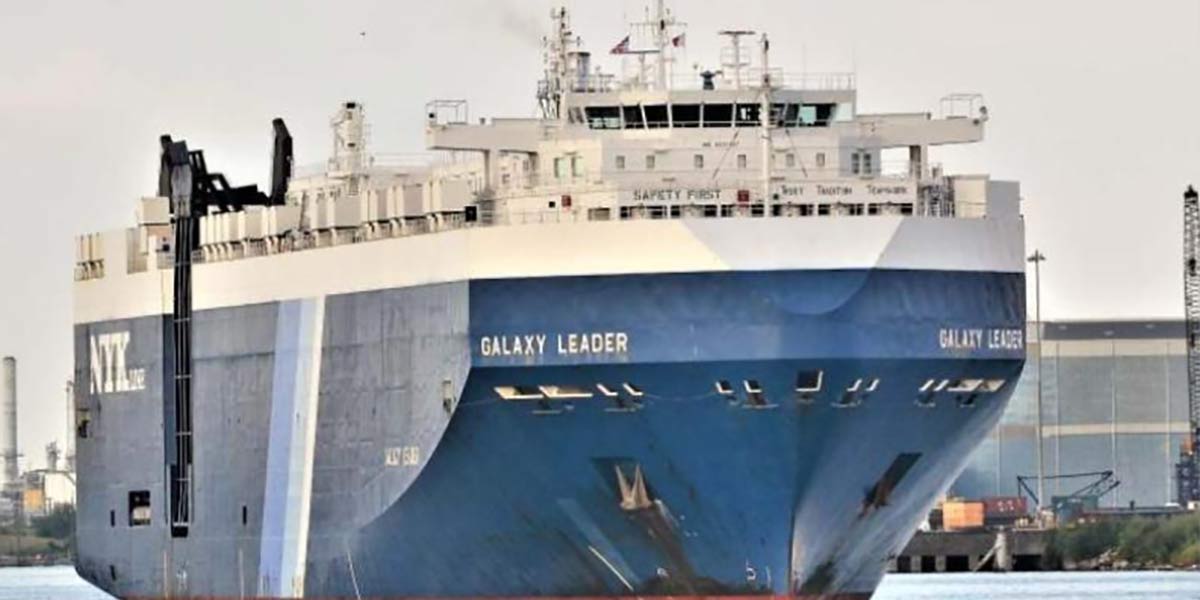 Terroristi sequestrano nave legata a Israele: ombre sulla logistica marittima internazionale